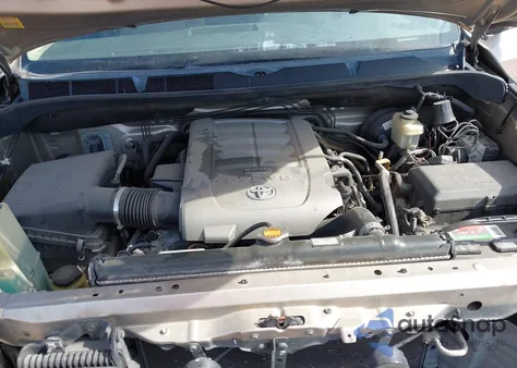 2008 Toyota Tundra Sr5 5.7L V8 z USA, uszkodzony, nr VIN 5TFEV54118X044499